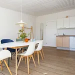 Dom wakacyjny In Park- Shared Kitchen *